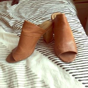 Leather open-toe mules